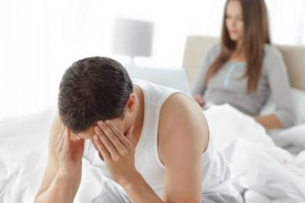 Đột nhiên không có ham muốn tình dục, không thể cương dương - là triệu chứng rối loạn cương dương tạm thời