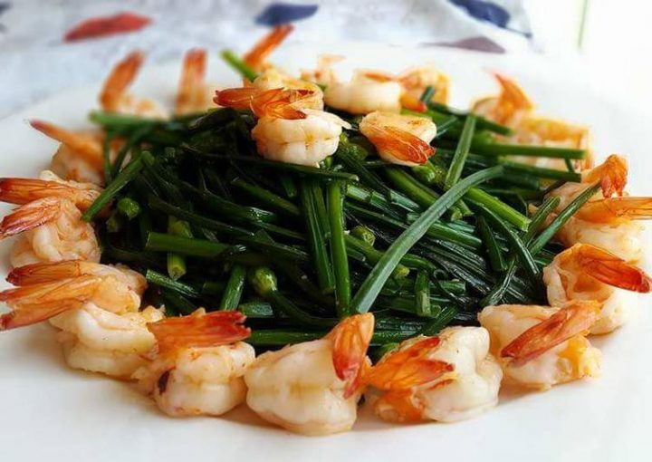 tôm đồng xào hẹ